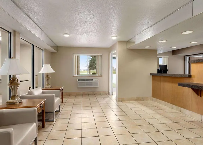 Hotel Super 8 By Wyndham I-55 N/chicago Joliet