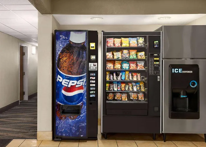 Super 8 By Wyndham I-55 N/chicago 2*