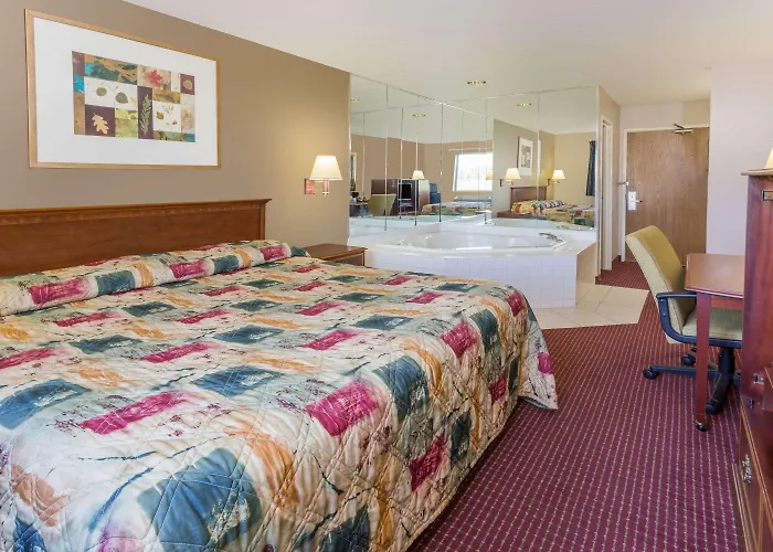 Super 8 By Wyndham I-55 N/chicago 2*