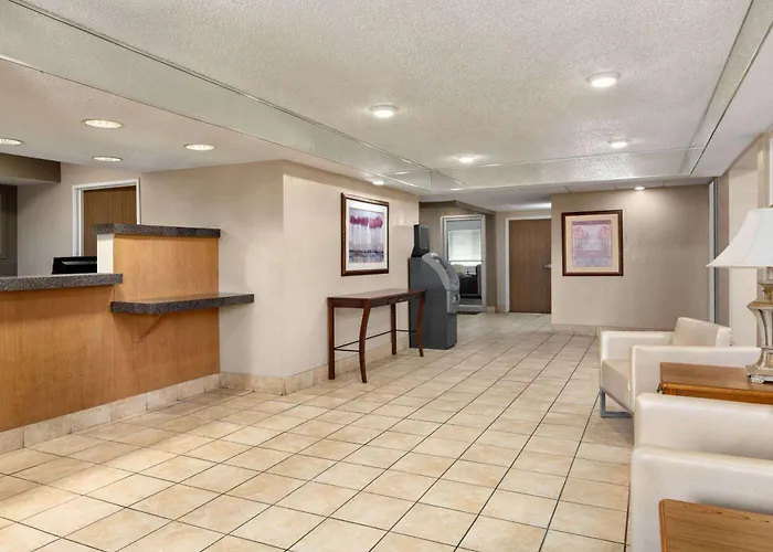 Hotel Super 8 By Wyndham I-55 N/chicago 2*