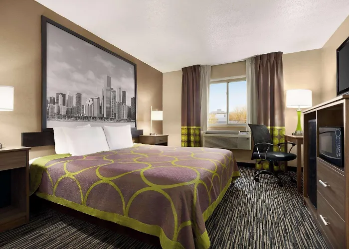 Super 8 By Wyndham I-55 N/chicago 2*